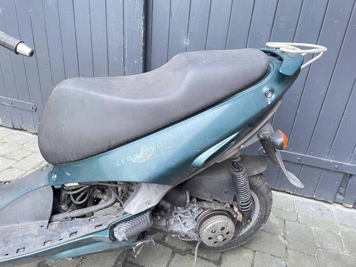 Aprilia Leonardo 125 - Heck Verkleidung Abdeckung Backe fairing (109-1)
