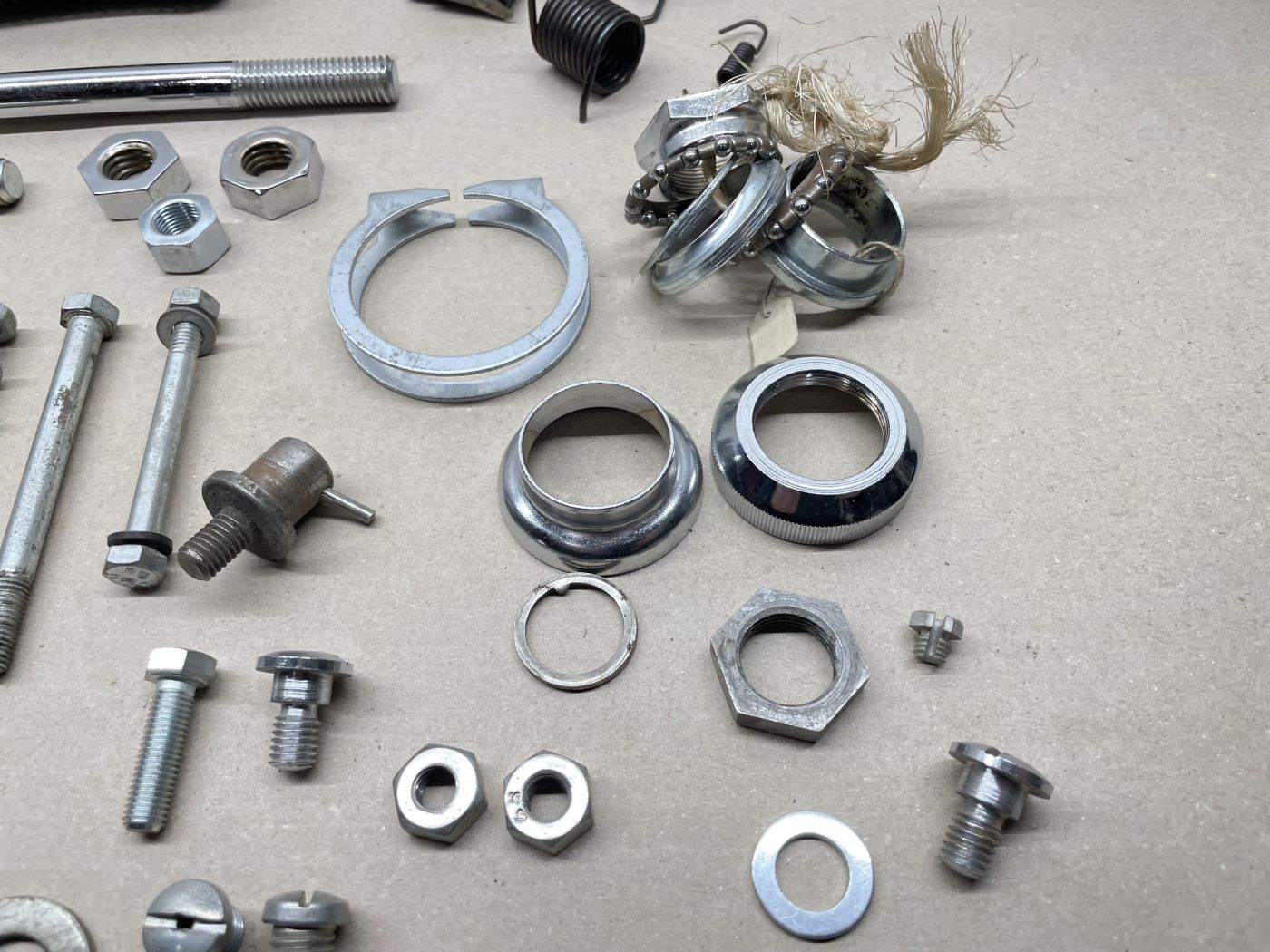 Mofa Moped Teile NOS - Bolzen Schraube Feder Lagerschale etc. Hercules KTM (39-49R)