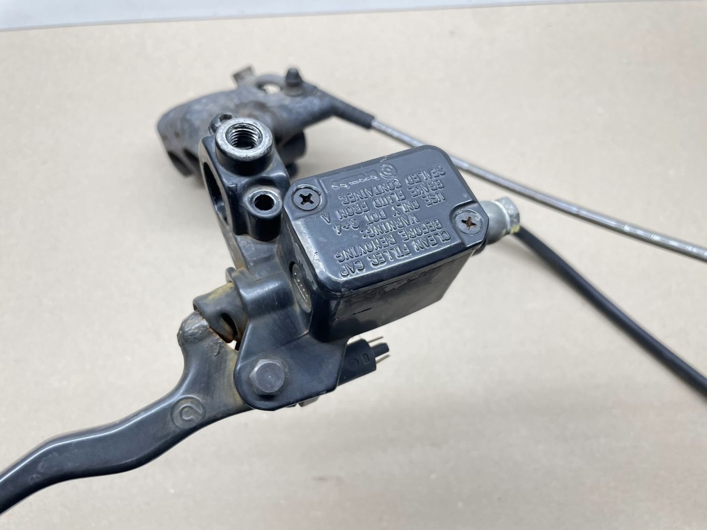 Piaggio Beverly 125 - Bremse vorne Bremspumpe Bremszange Bremszylinder (110)