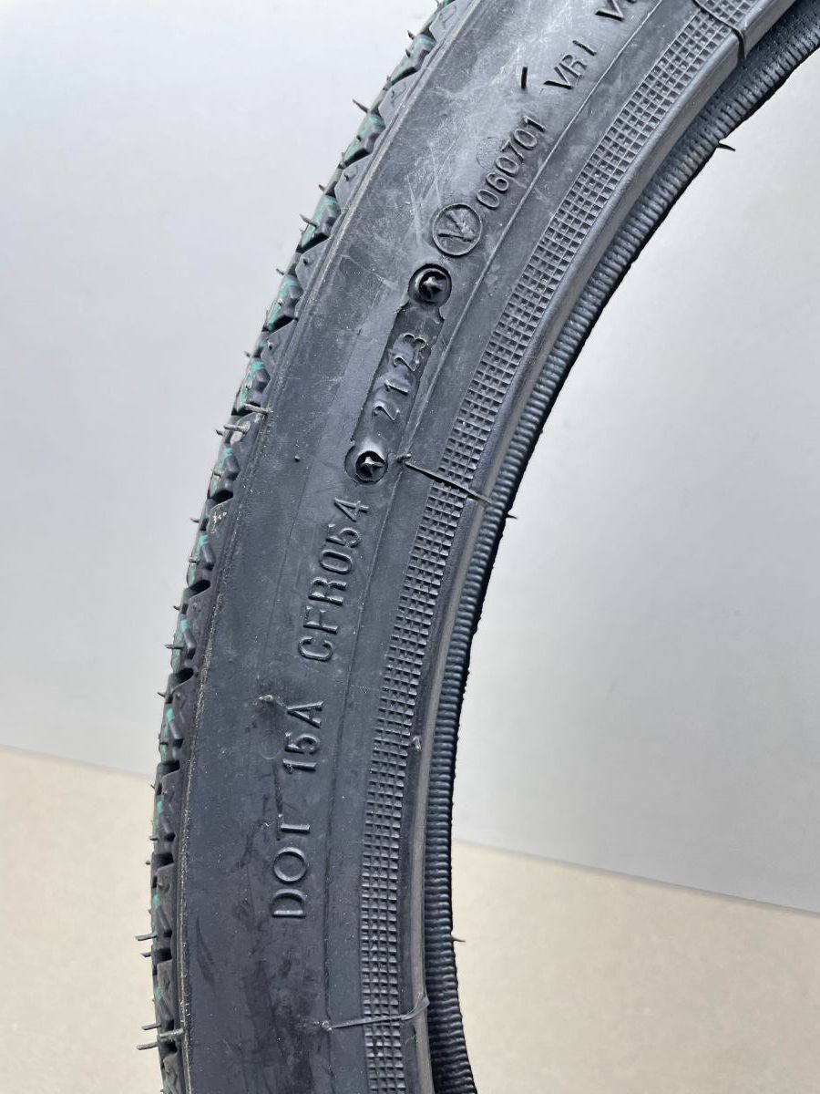 Vee Rubber VRM 054 Reifen 2.00-17 TT 33J Mantel 17 Zoll Moped Mofa KTM (94-R24)