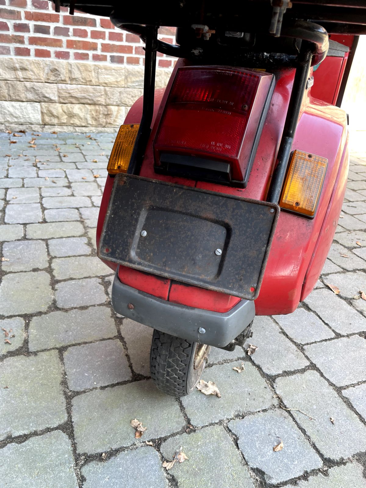 Vespa PK80 S Automatica - original Rücklicht + Dichtung Fassung (44)