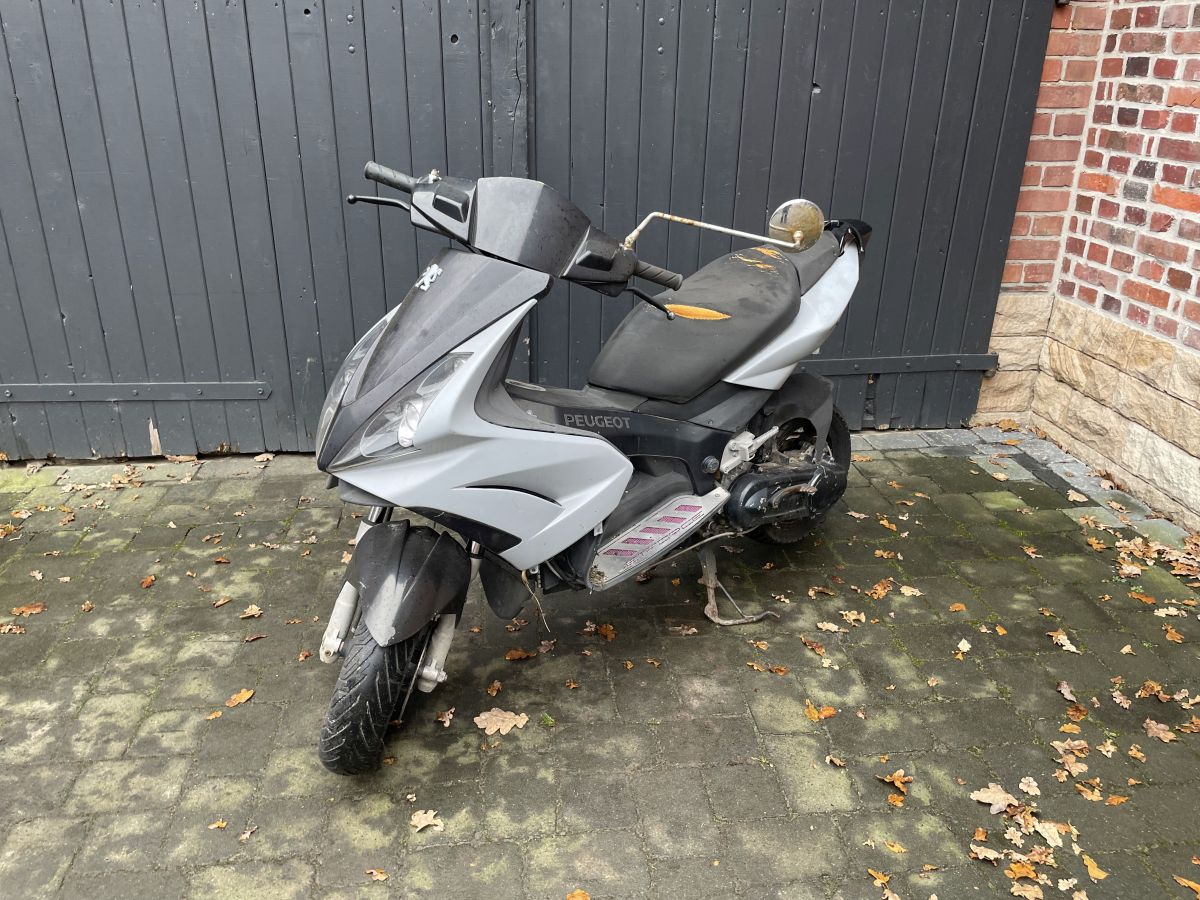 Peugeot JetForce C-Tech 50  Kennzeichenhalter Halterung (85)