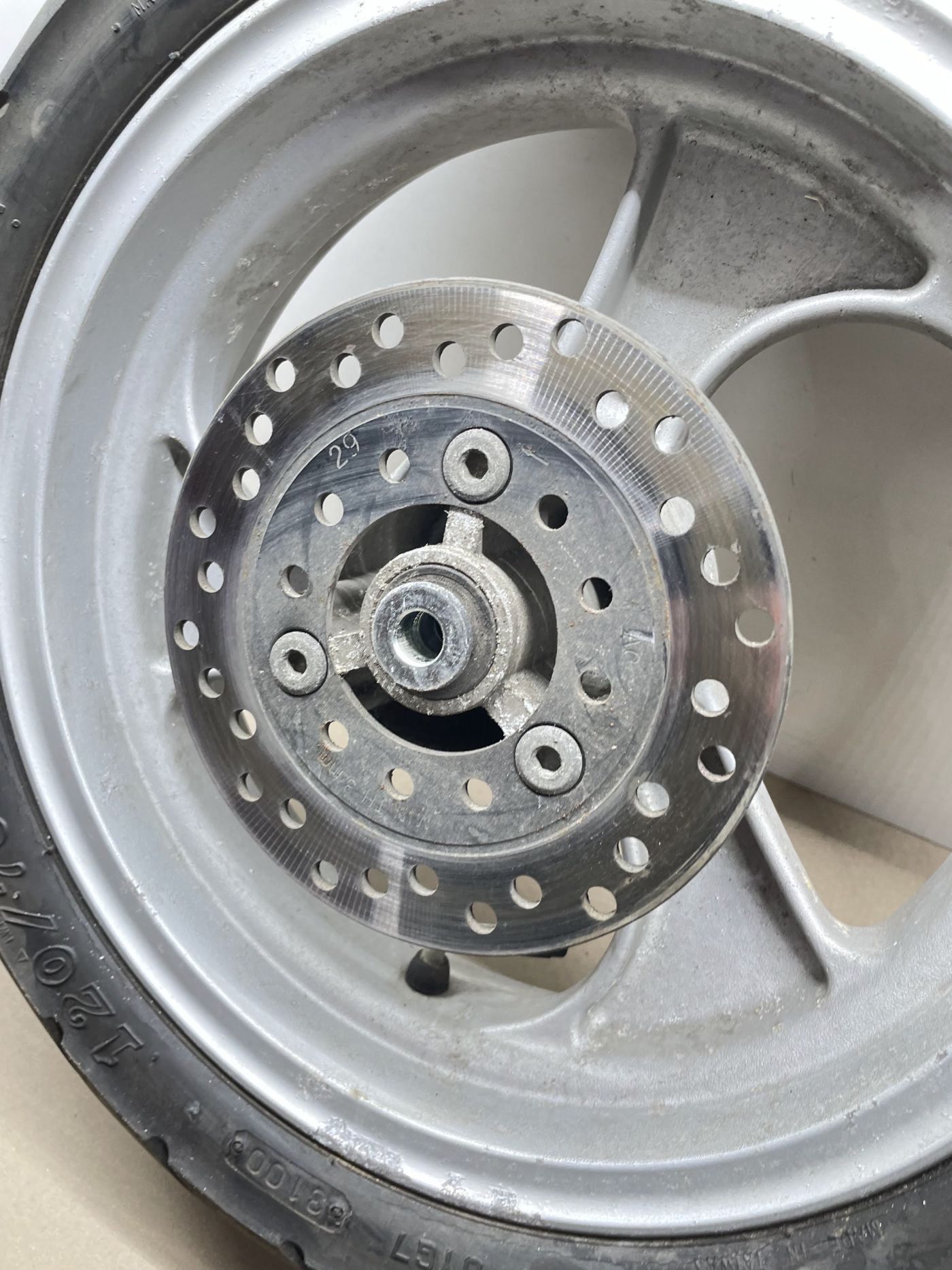 Kymco KB 50  - Vorderrad Reifen Felge vorne wheel (117)
