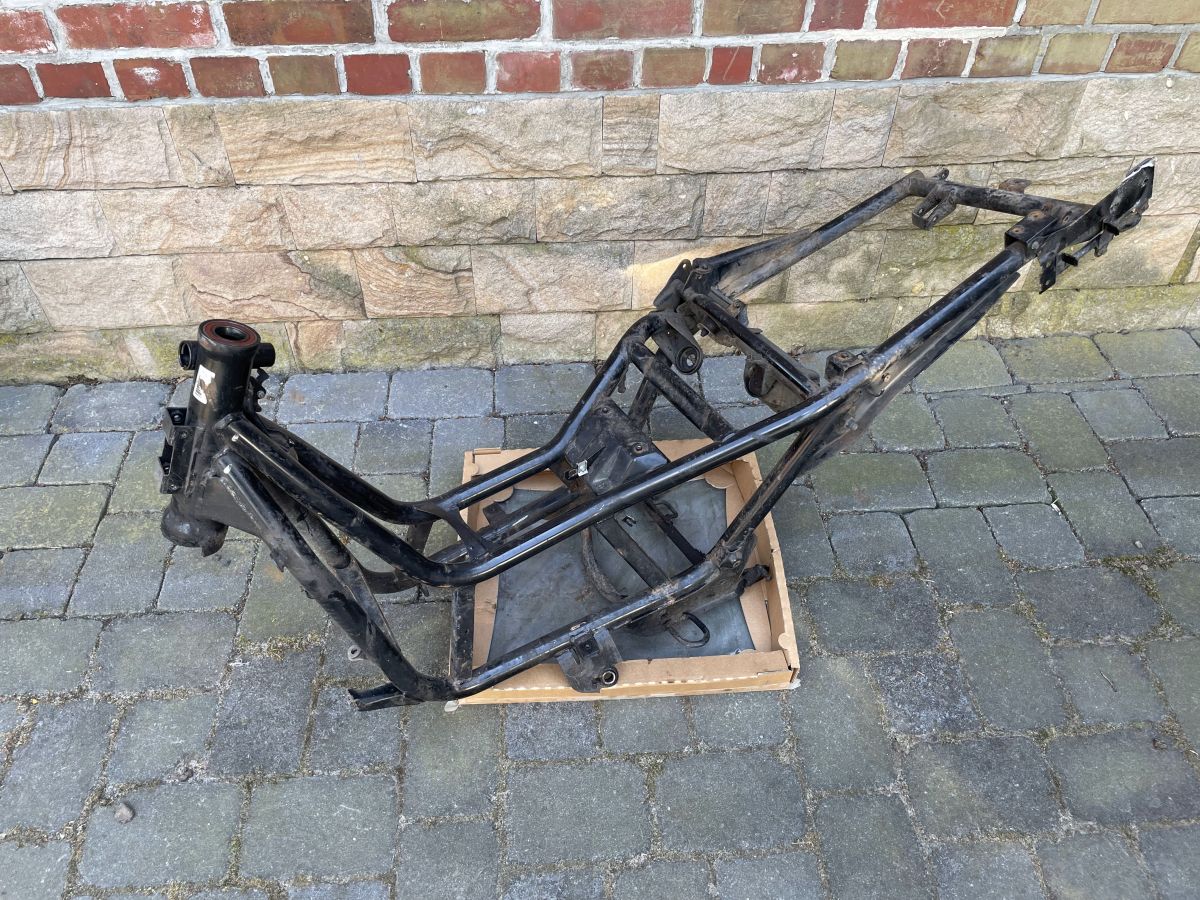 Piaggio X9 250 - Fahrzeugrahmen mit Papiere Gestell Rahmen (75)