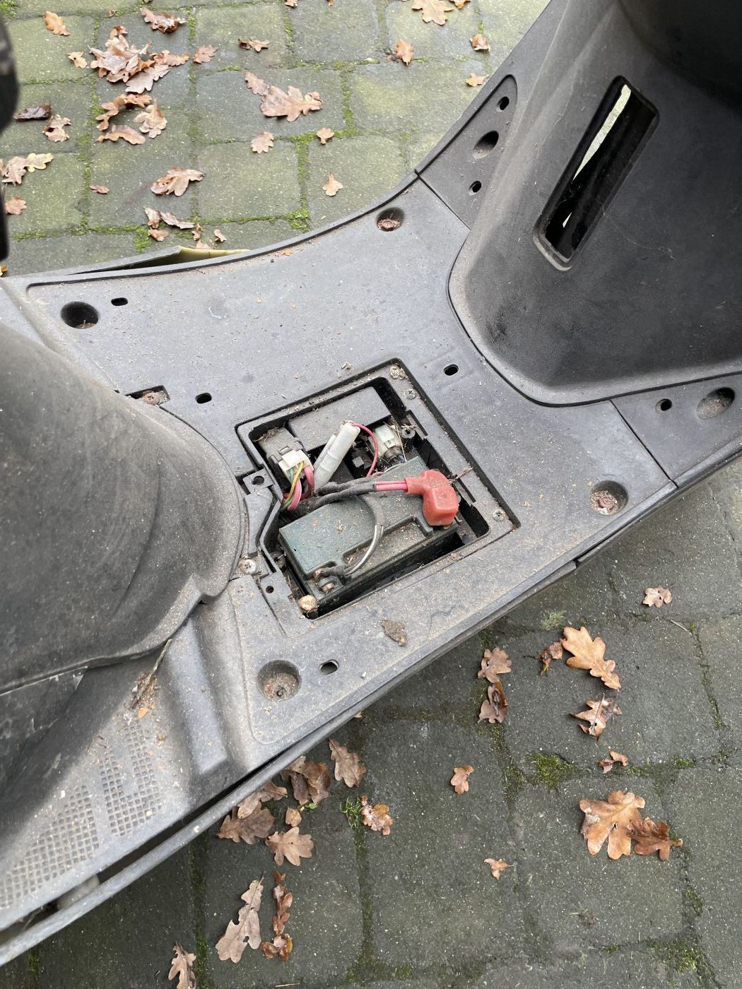 Rex RS 450 - Trittbrett Fußablage Abdeckung Verkleidung (102-15)