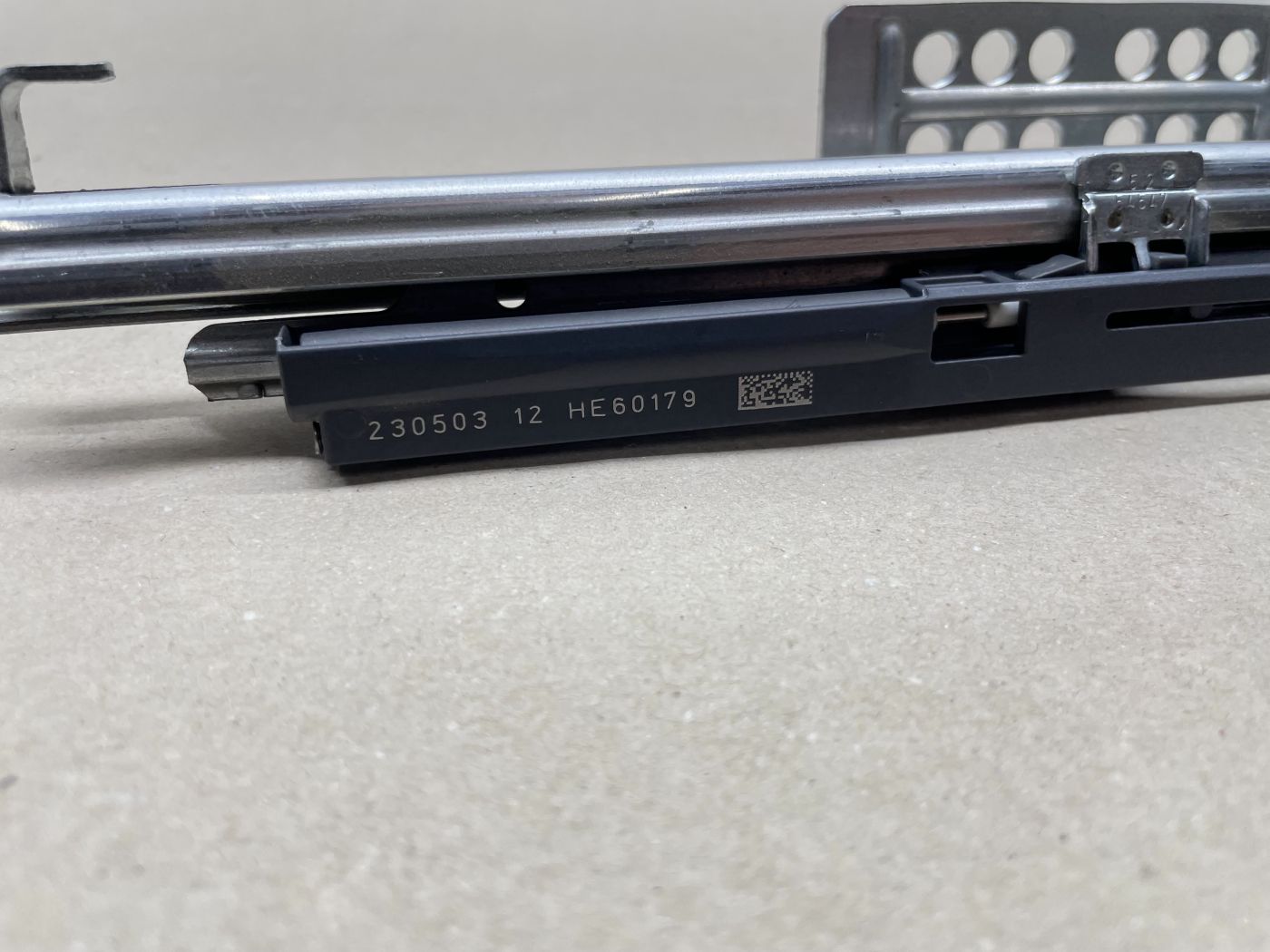 1x Hettich Vollauszug RECHTS Quadro V6 YOU M (30 kg) mit Silent System 380 mm EB21