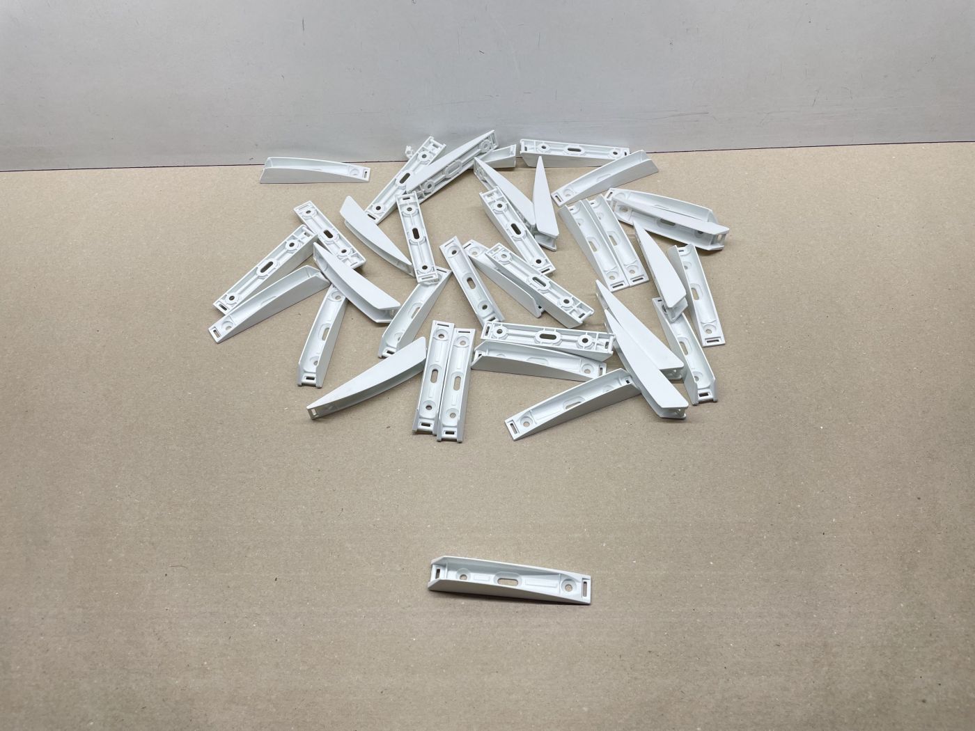 34x Montageplatte für Türdämpfer mit Magnet K-Push Techn 37mm inkl. Push to Open