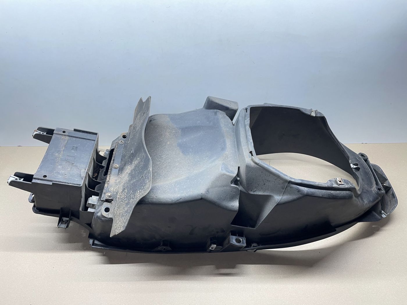 Piaggio Beverly 125 - Helmfach Staufach Verkleidung fairing (110)