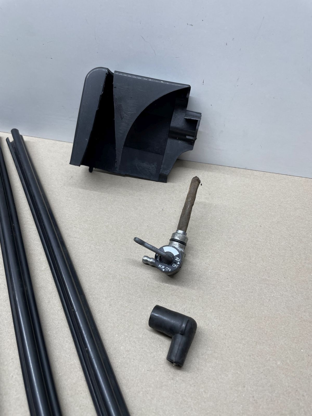 Saxonette Spartamet - Benzinhahn/Filter Zündkerzenstecker Luftfilter etc. (83-7)