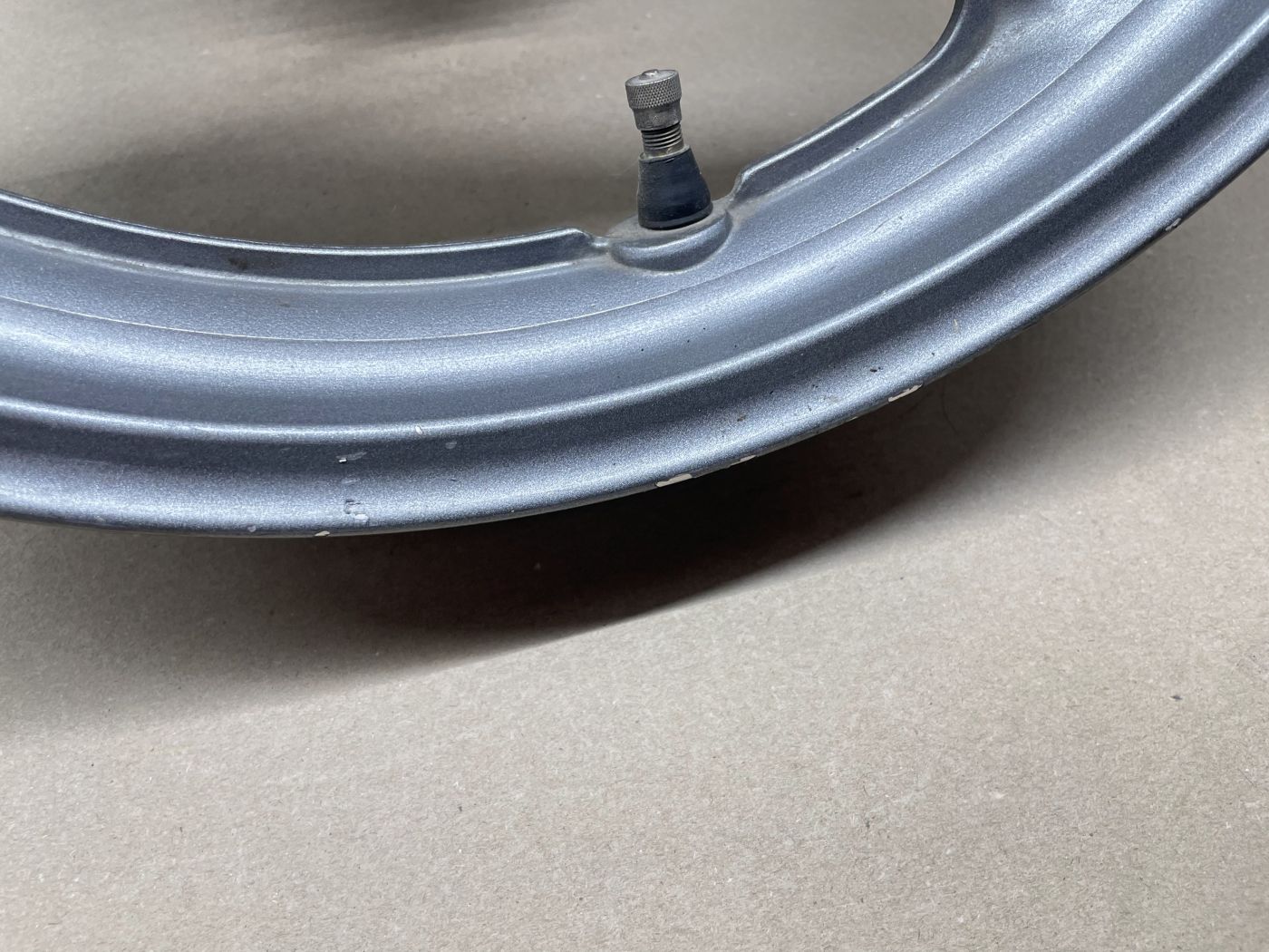 Daelim VS125  - Hinterrad J16xMT 2.5 Reifen Felge hinten wheel (118)