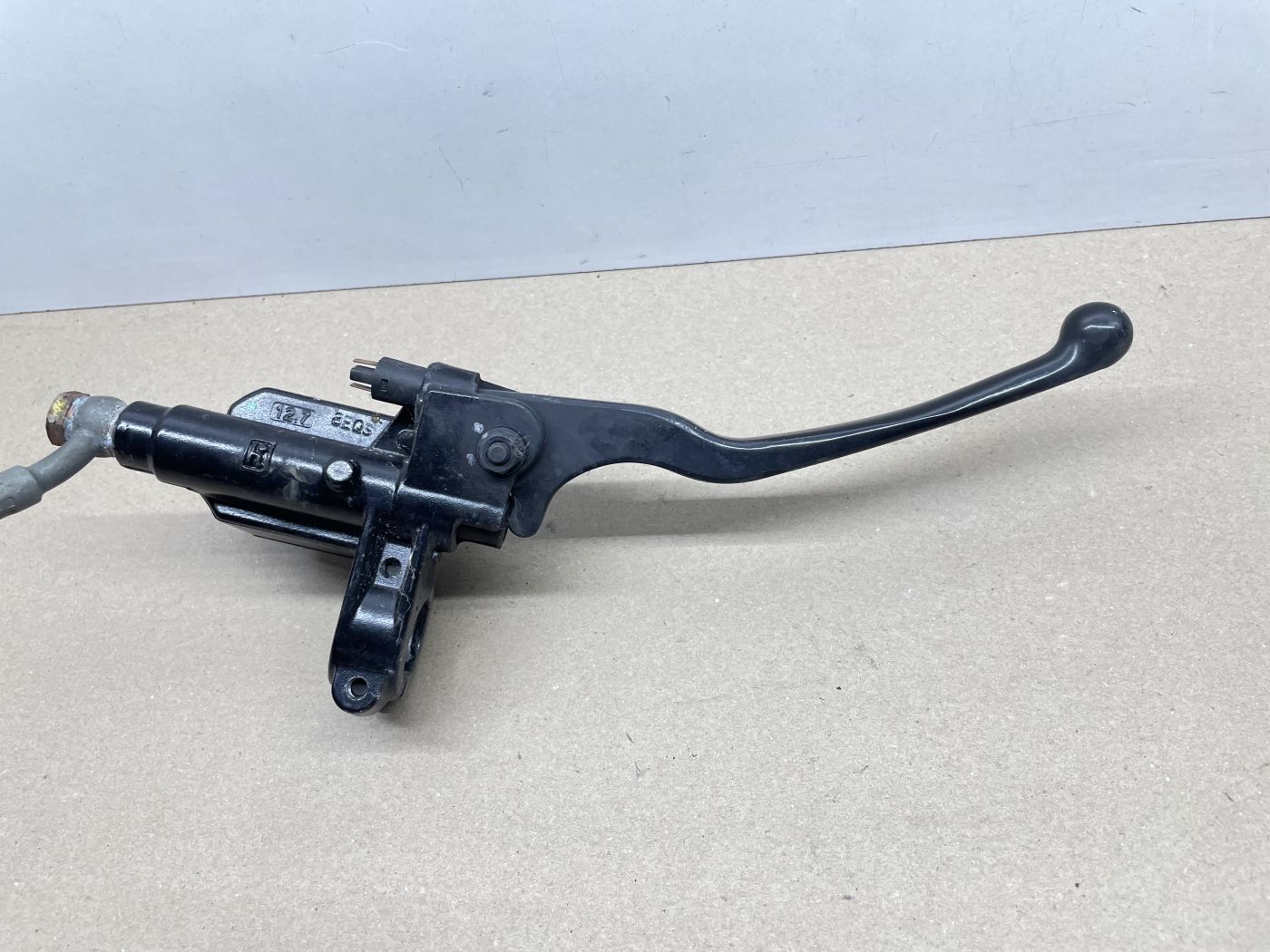 Piaggio Beverly 125 - Bremse hinten Bremszange Bremsleitung brake (110)