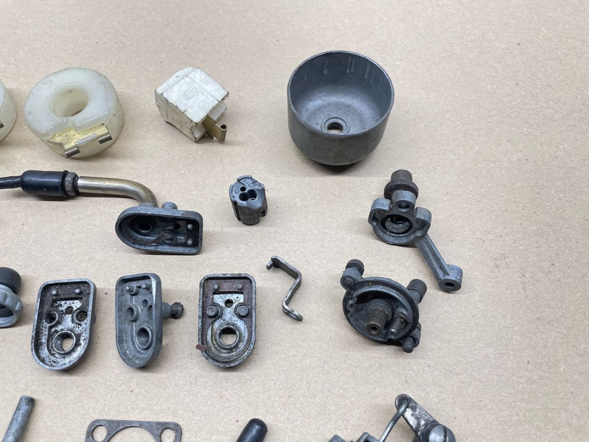 ORIGINAL BING Vergaserdeckel Schwimmer Gasschieber Hercules Zündapp Kreidler (W9)