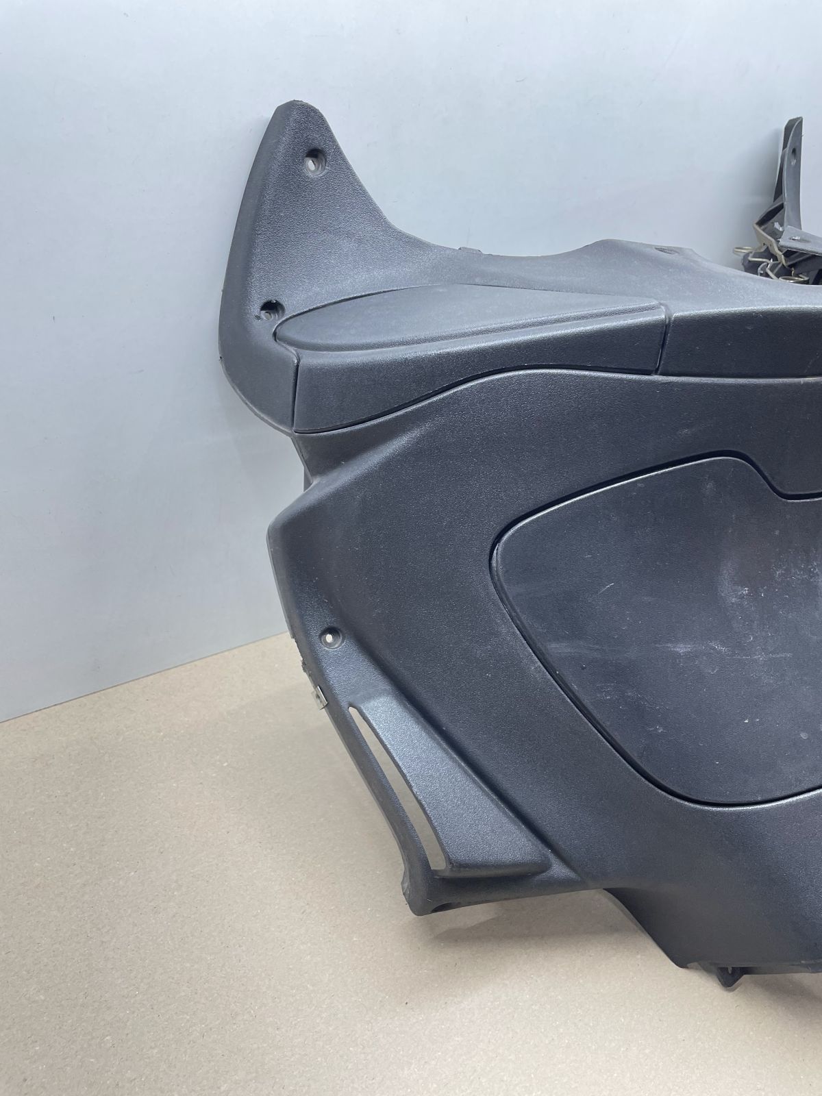 Piaggio X9 250  Beinschild + Sitzbankzug Tankklappenzug Innenraum Abdeckung (75)