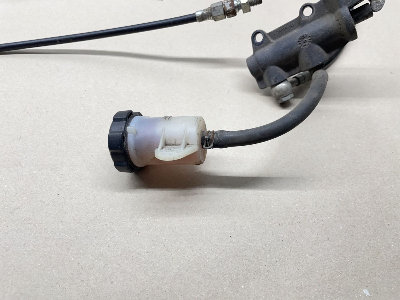 Atala Byte RT10 - Bremse vorne Bremshebel Bremspumpe Bremszange (102-17)