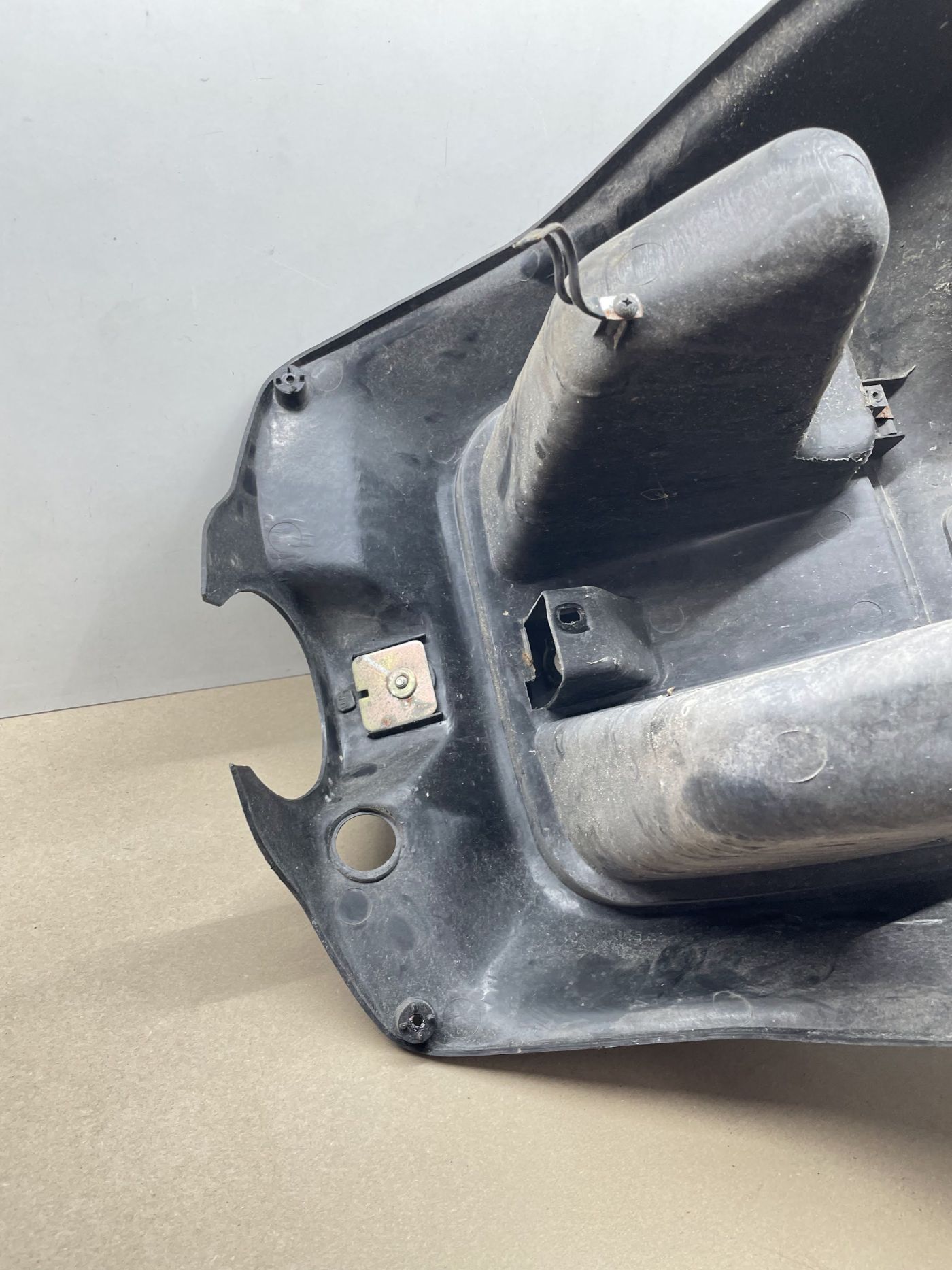 Kymco KB 50  - Beinschild Verkleidung Innenraum Abdeckung fairing (117)