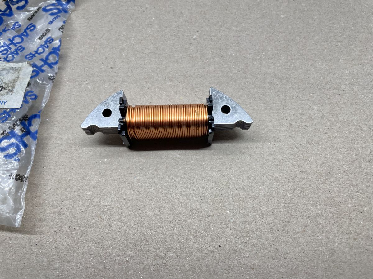 ORIGINAL Sachs 0265 204 000 Generatoranker Lichtspule z.B. Hercules Prima (39-32)