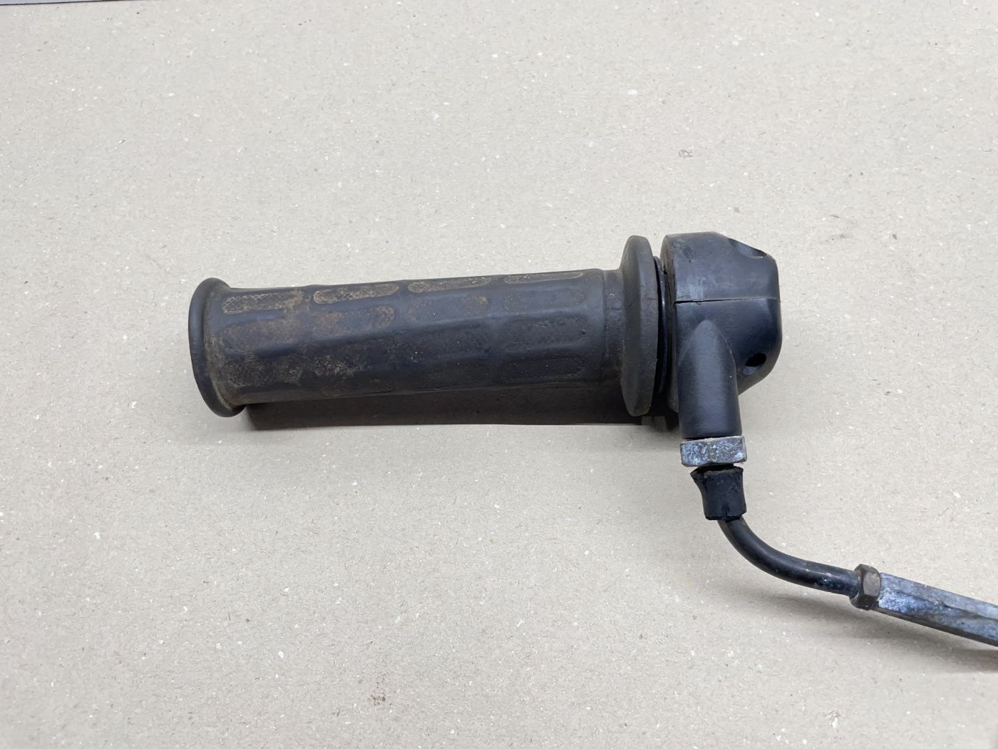 Aprilia Gulliver 50 - original Domino Gasgriff Gaszug (102-10)