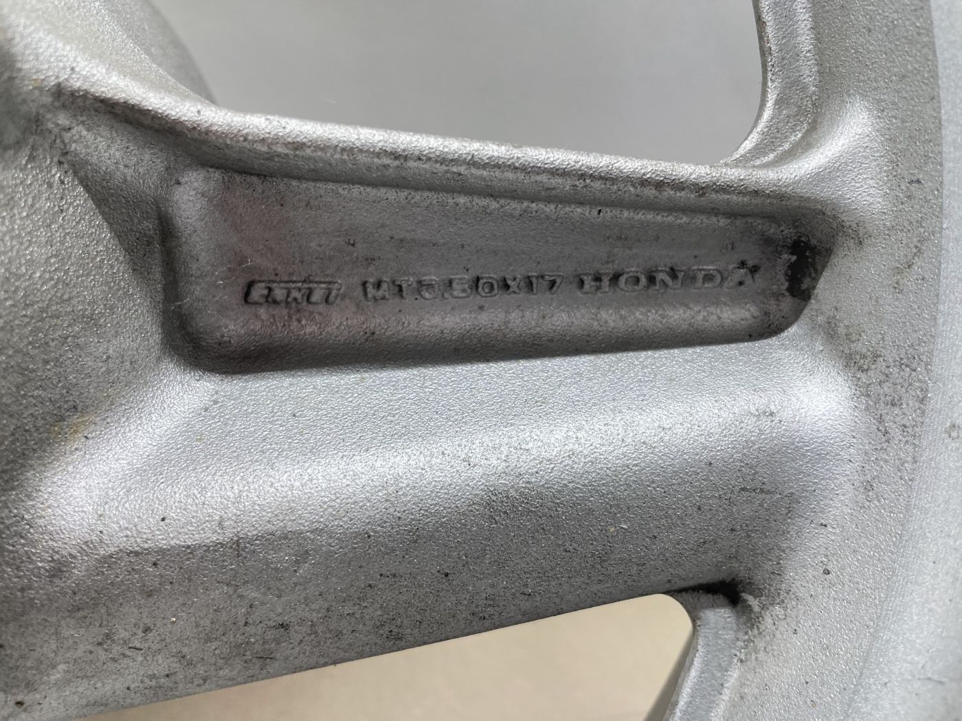 Honda CBR 1000F - Hinterrad Reifen Felge hinten wheel  (118-F)