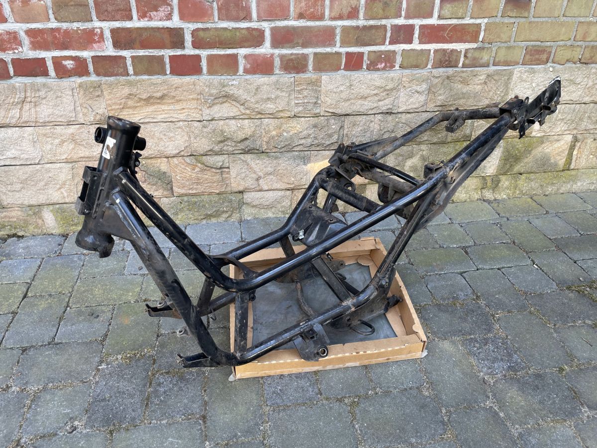 Piaggio X9 250 - Fahrzeugrahmen mit Papiere Gestell Rahmen (75)