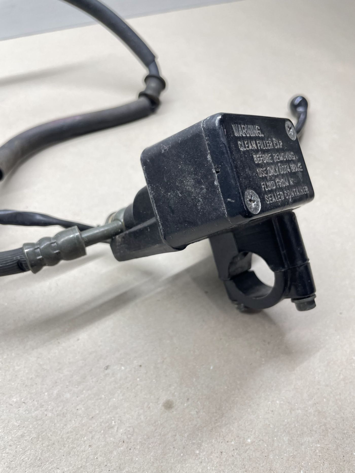 Ering / Baotian BT49QT-7 Bremse vorne Bremshebel Bremspumpe Bremszange  (102-14)