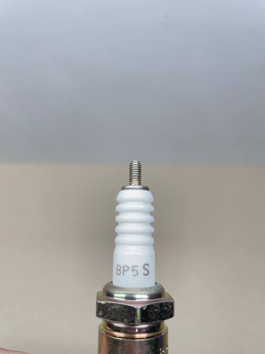 1x NGK Zündkerze BP5S spark plug  (Z2)