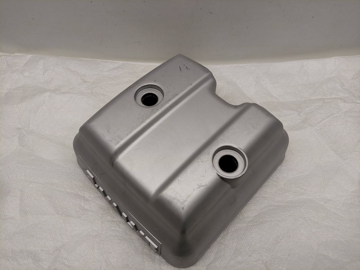 Hyosung GA125F Cruise II - original Ventildeckel NEU Motordeckel !  (38-2)