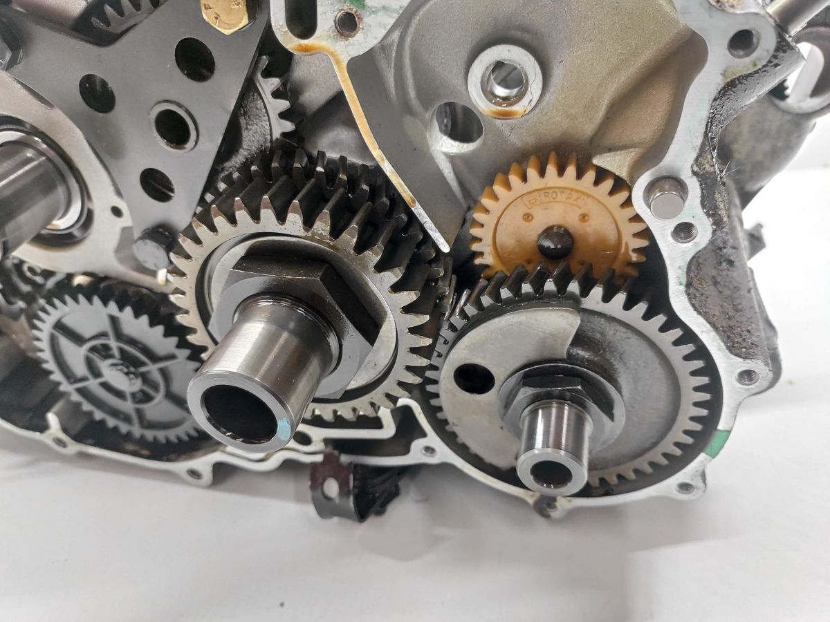 Aprilia Caponord ETV 1000 ABS - Motorblock Motor Kurbelwelle Getriebe