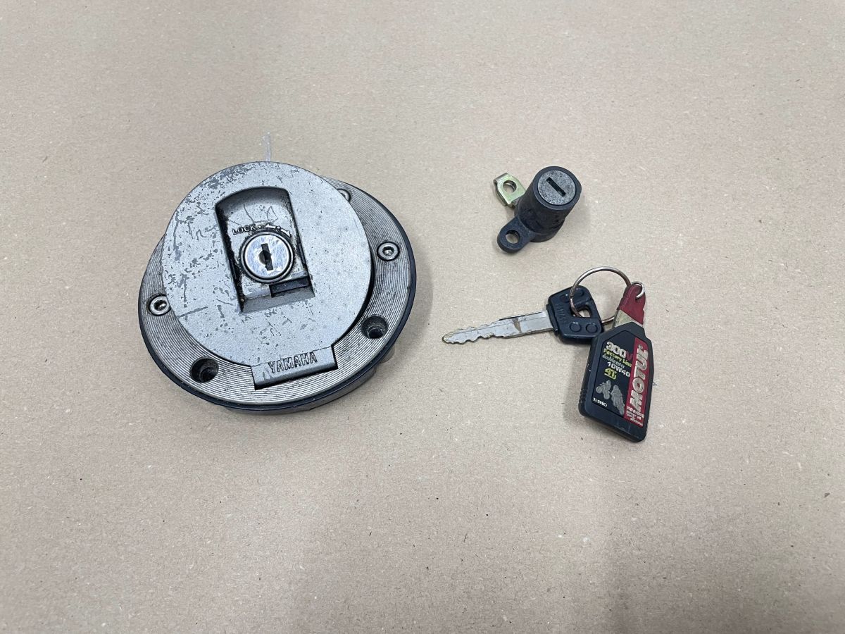 Yamaha YZF R1 - Tankdeckel mit Schloss + Sitzbankschloss tank cap (118-14)
