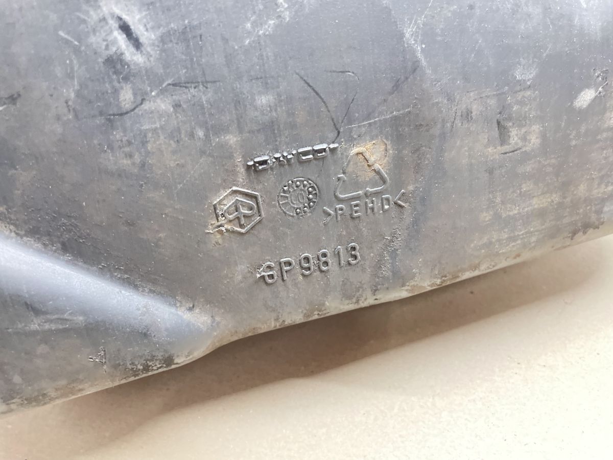 Piaggio X9 250 - Benzintank Kraftstofftank petrol tank Tankgeber (75)