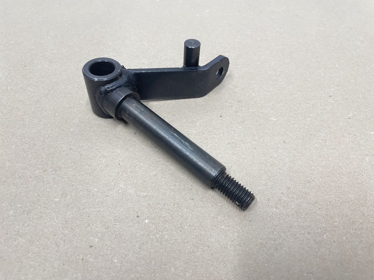 LEM Condor / Cayman - Achsschenkel rechts fusello steering gear spindle (118-8)