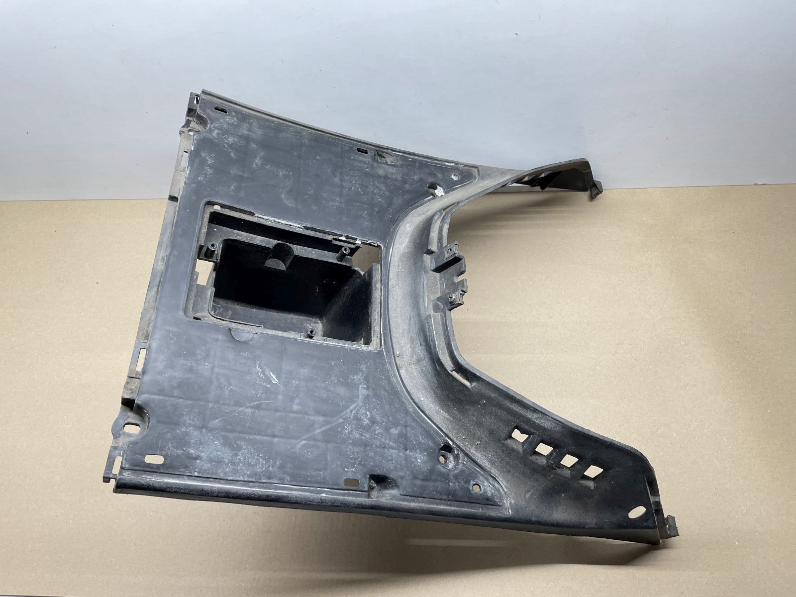 Pegasus SKY 125 - Trittbrett Fußablage Verkleidung Abdeckung fairing (37-3)