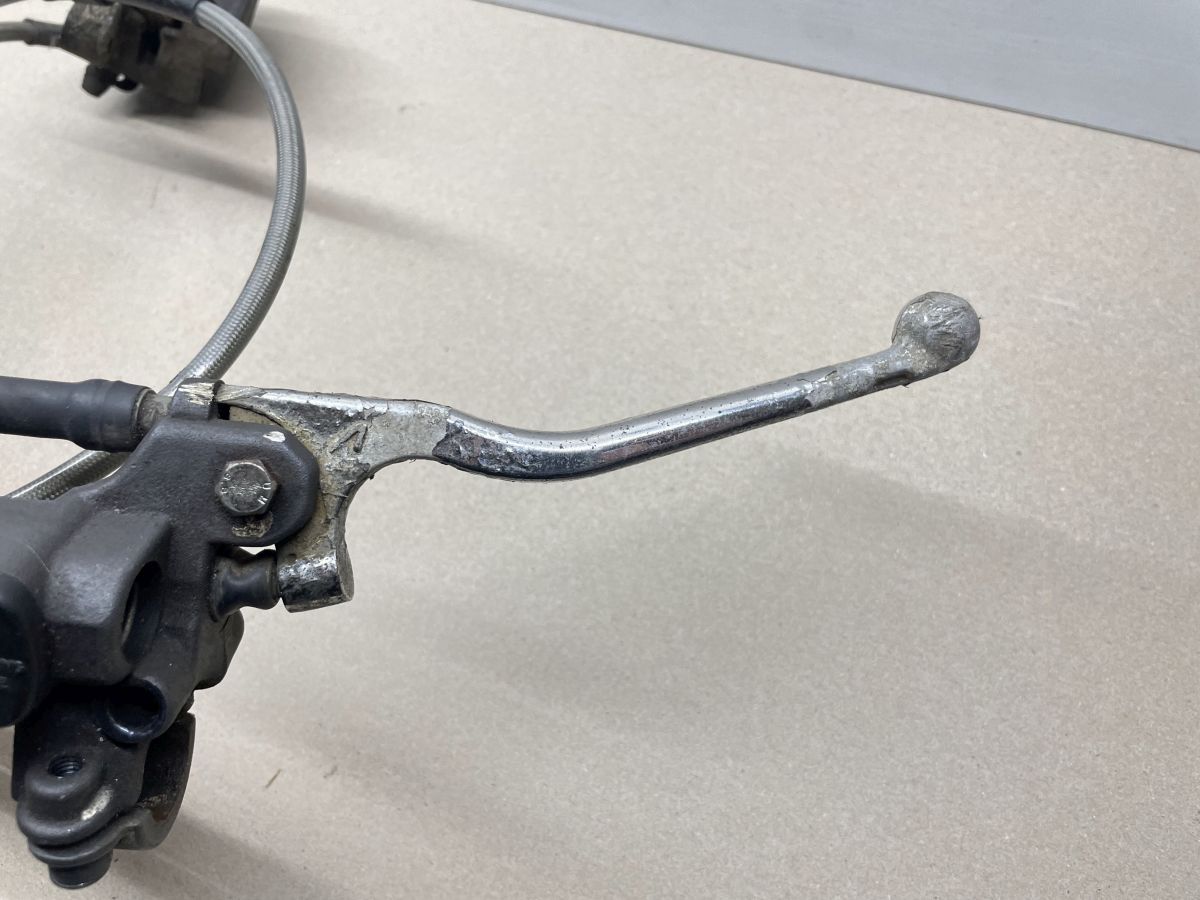 Peugeot TKR Furious 50 - AJP Bremse vorne Bremspumpe Bremszange Leitung (89)