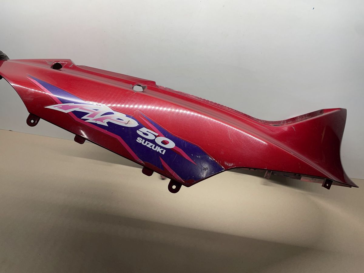 Suzuki AP 50 - Heckverkleidung Seitenteil Abdeckung fairing (62-4)