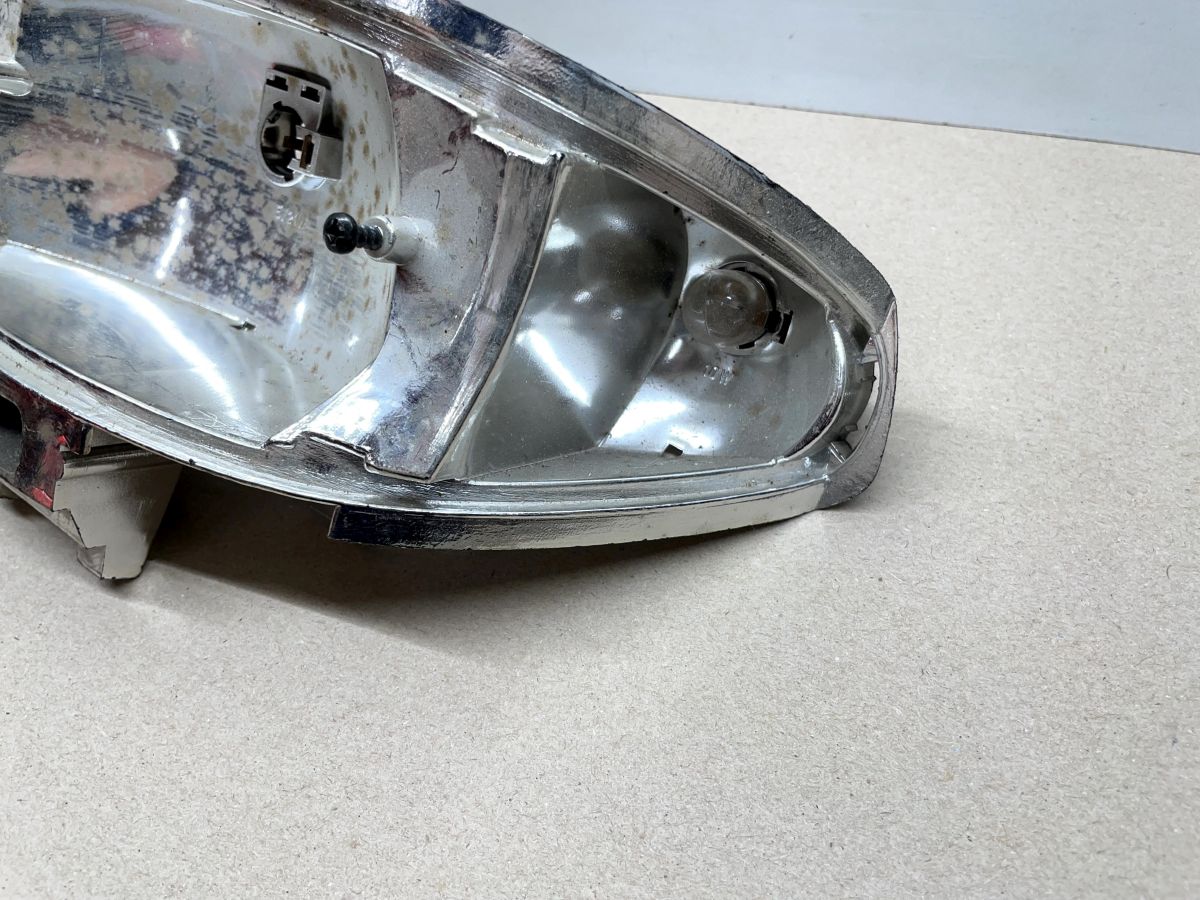 Peugeot Zenith Buxy - original Rücklichtgehäuse Einsatz Blinker NEU  (39-16)