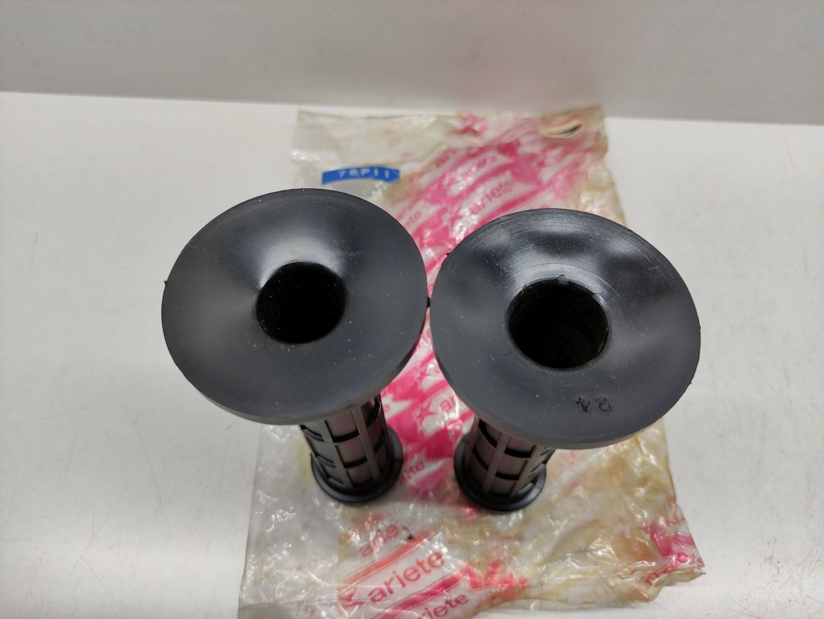 Ariete Griffgummi Set Lenker Griffe Kawasaki NEU Motorrad  (38-5)