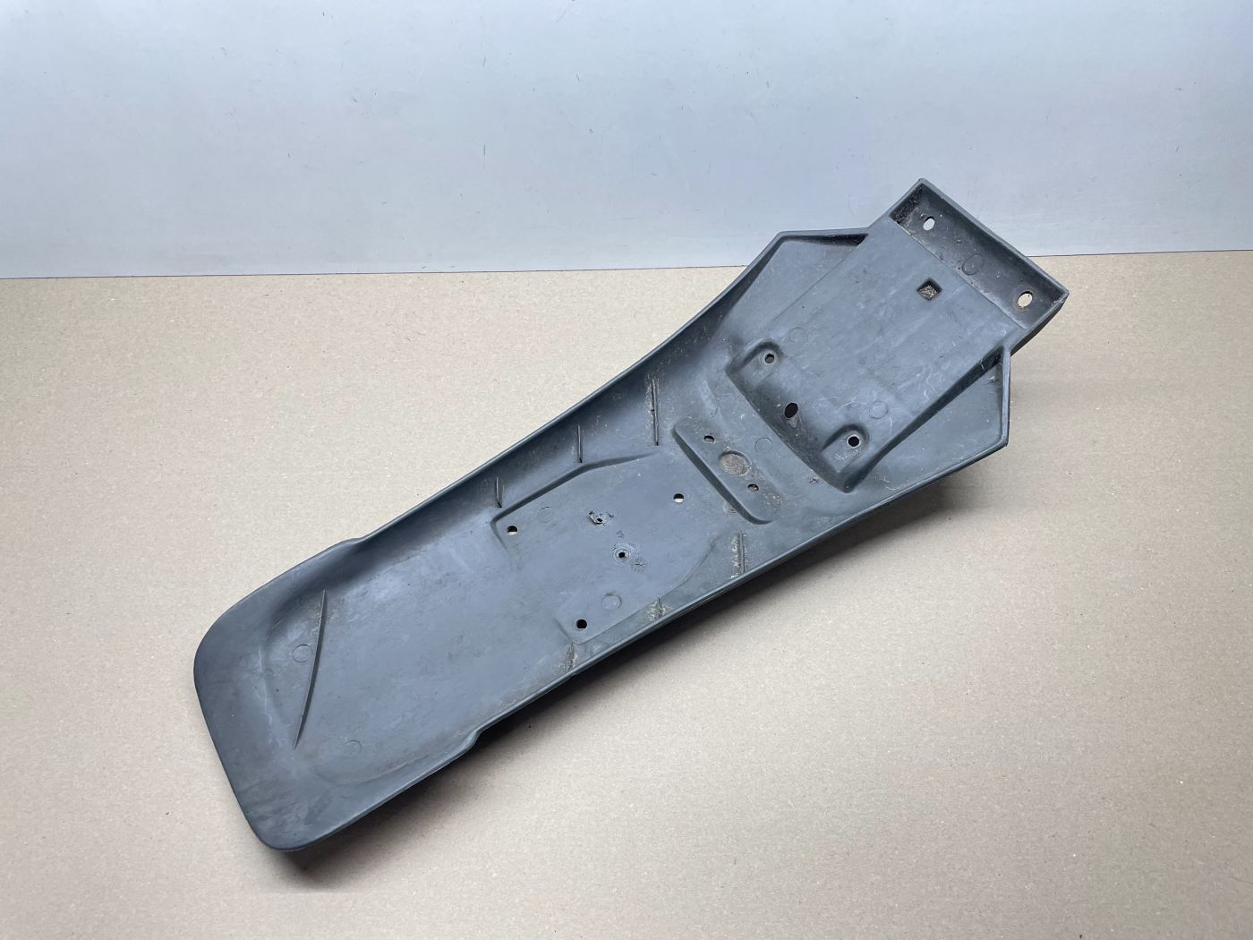 Malaguti F15 - Spritzschutz hinten Kennzeichenhalter Verkleidung fairing (109-12)