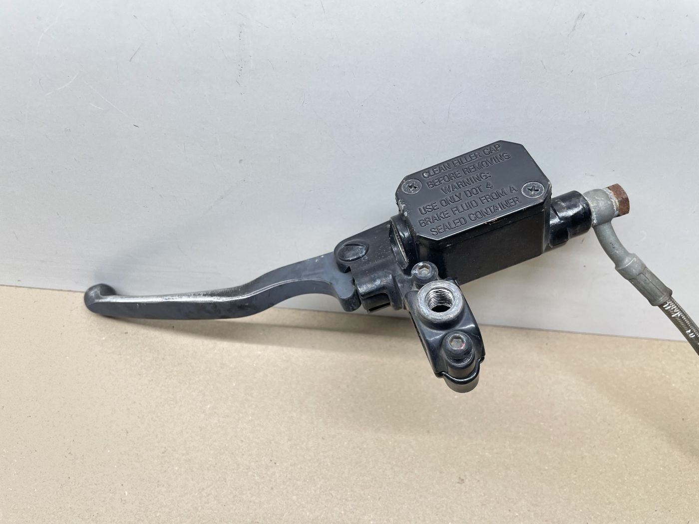 Piaggio Beverly 125 - Bremse hinten Bremszange Bremsleitung brake (110)