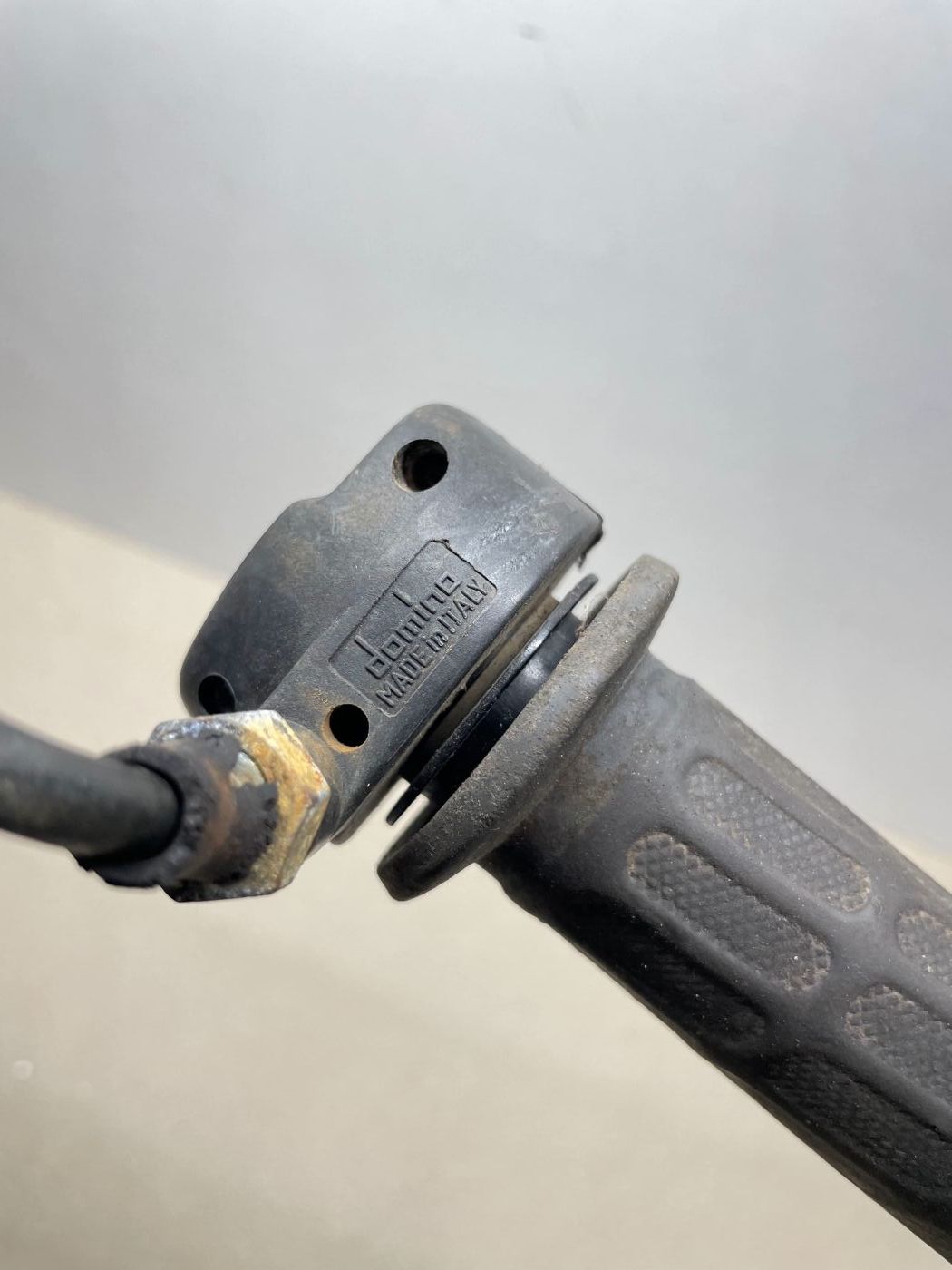 Aprilia Gulliver 50 - original Domino Gasgriff Gaszug (102-10)