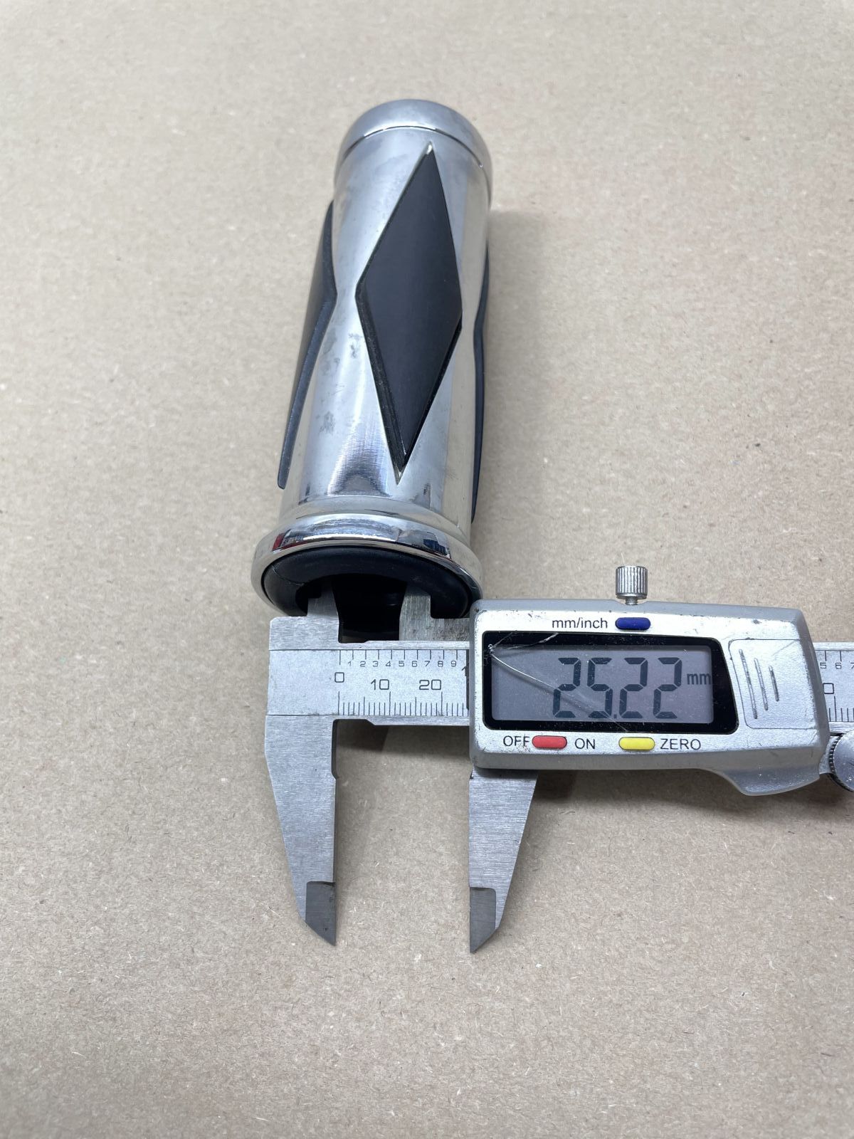 1" Lenker Griff  25mm Chrom Diamond für Harley Suzuki Yamaha Kawasaki Cruiser (118-25)