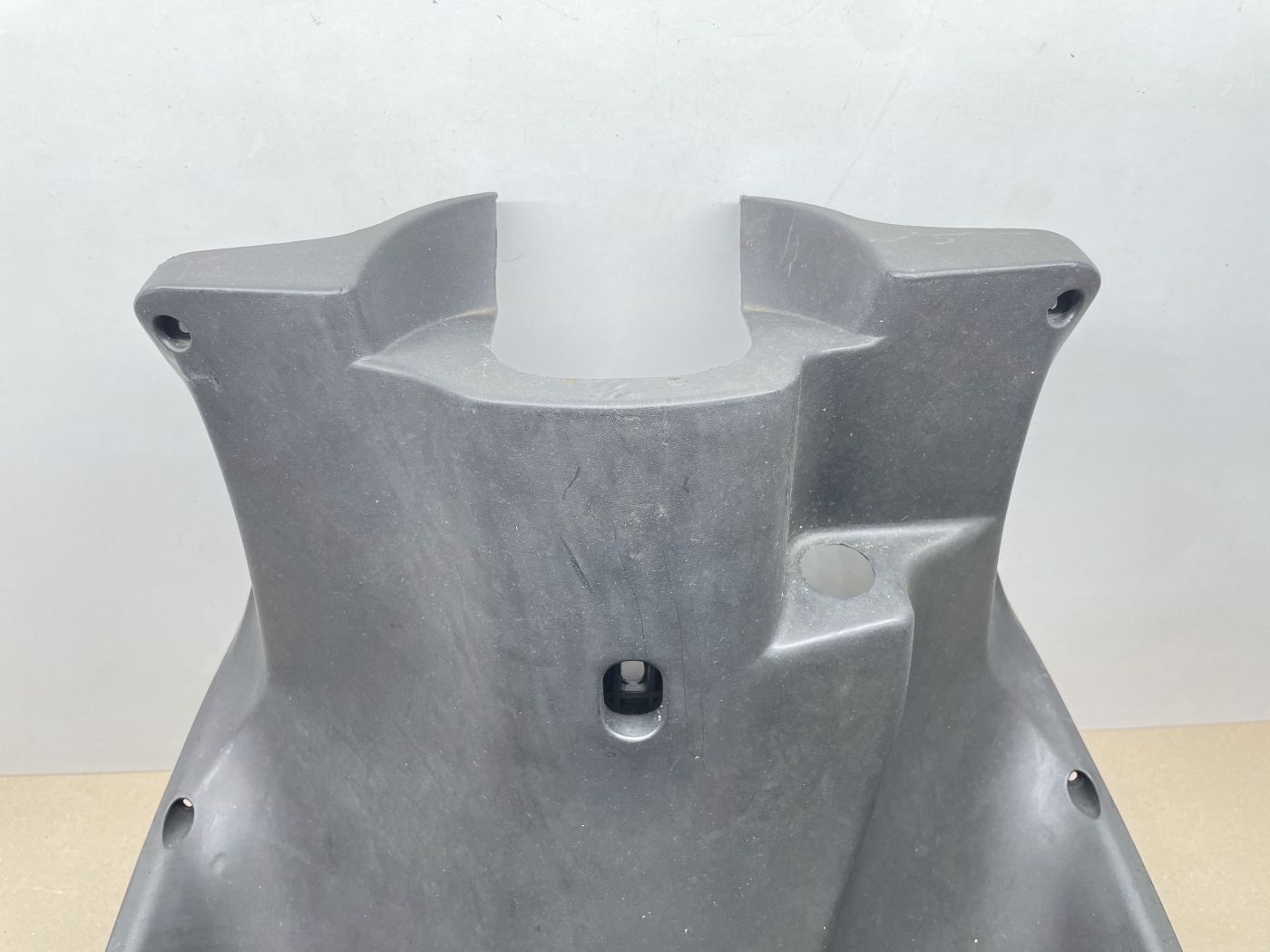 Longjia LJ125T-A Raptor  -  Beinschild Innenraum Abdeckung Verkleidung  (109V)