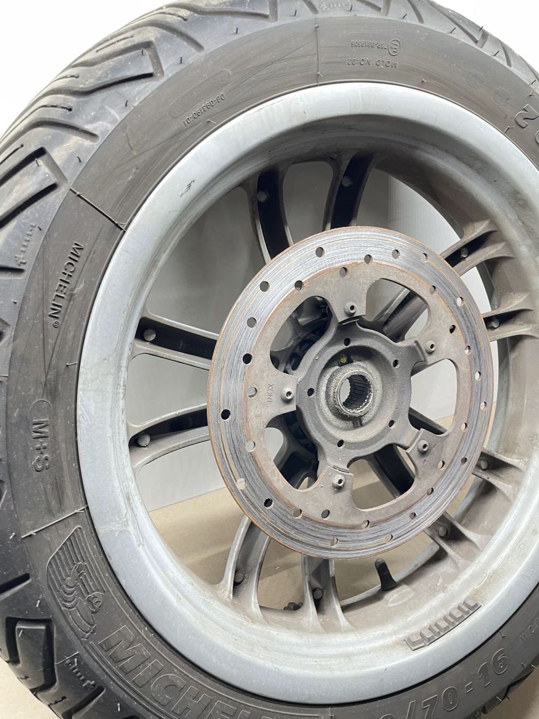 Piaggio Beverly 125 - Hinterrad Reifen Felge hinten rear wheel (110)