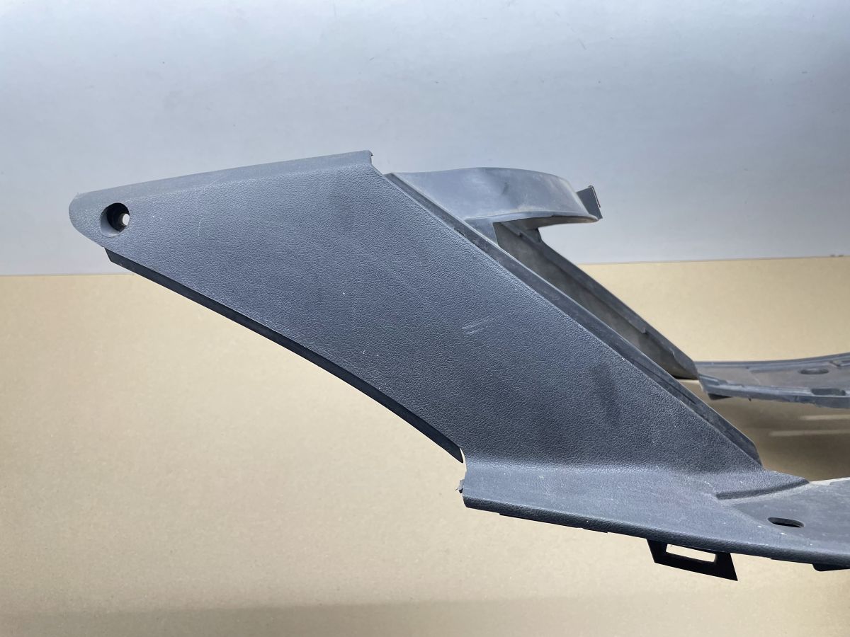 Suzuki AN 125 - Trittbrett Fußablage Abdeckung Verkleidung fairing (77)