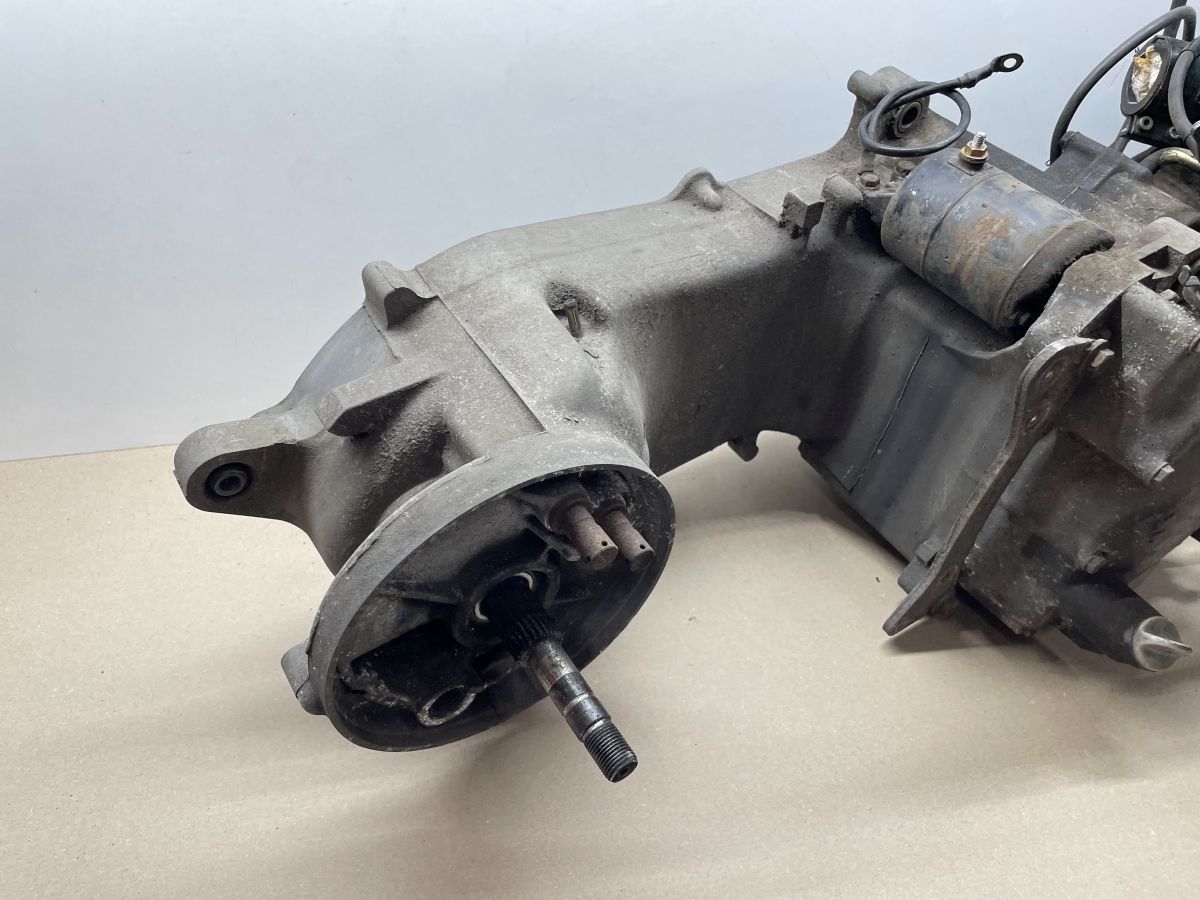 Piaggio X9 250 - Motorblock Kurbelwelle Getriebe Zylinder Anlasser engine (75)