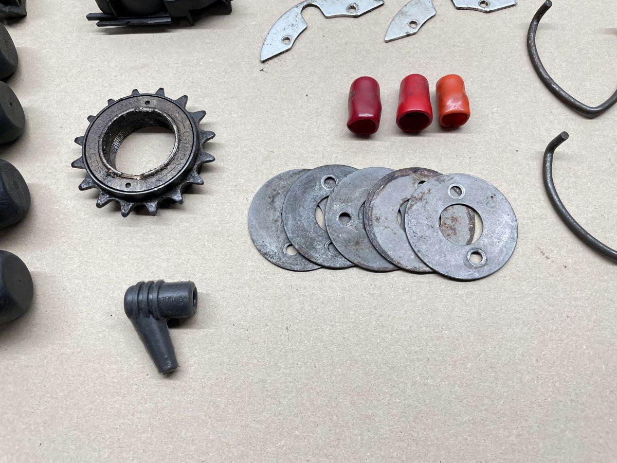 Saxonette Spartamet - Bremsgriff Zündkerzenstecker Luftfilter Bremse etc (83-7)