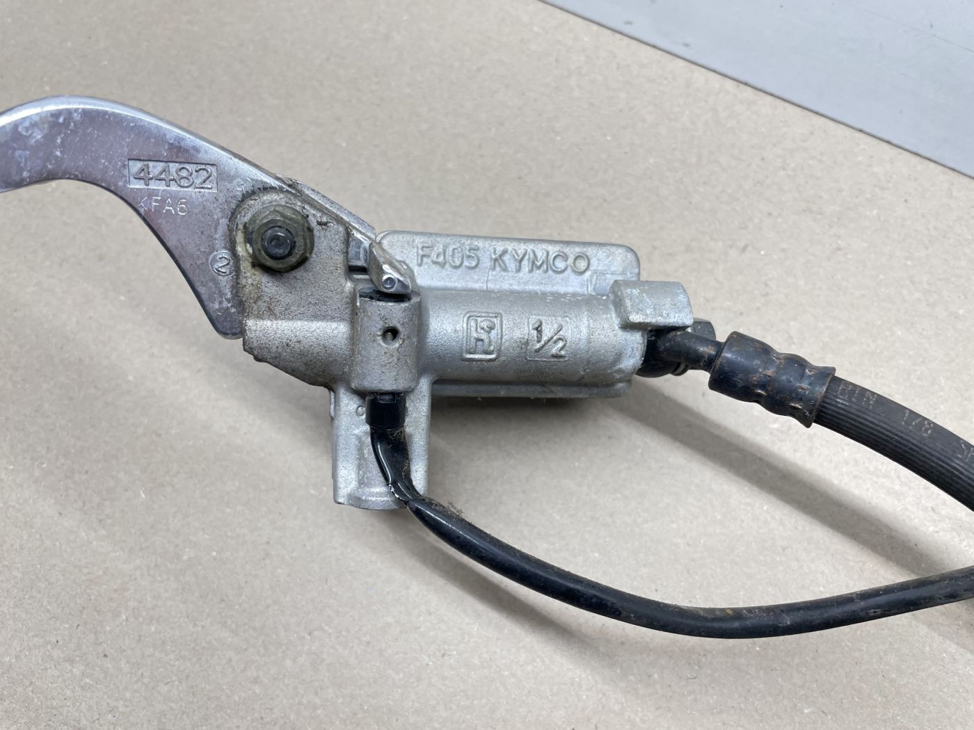 Kymco Vitality 2T - Bremse vorne Bremshebel Bremspumpe Bremszange brake (108)