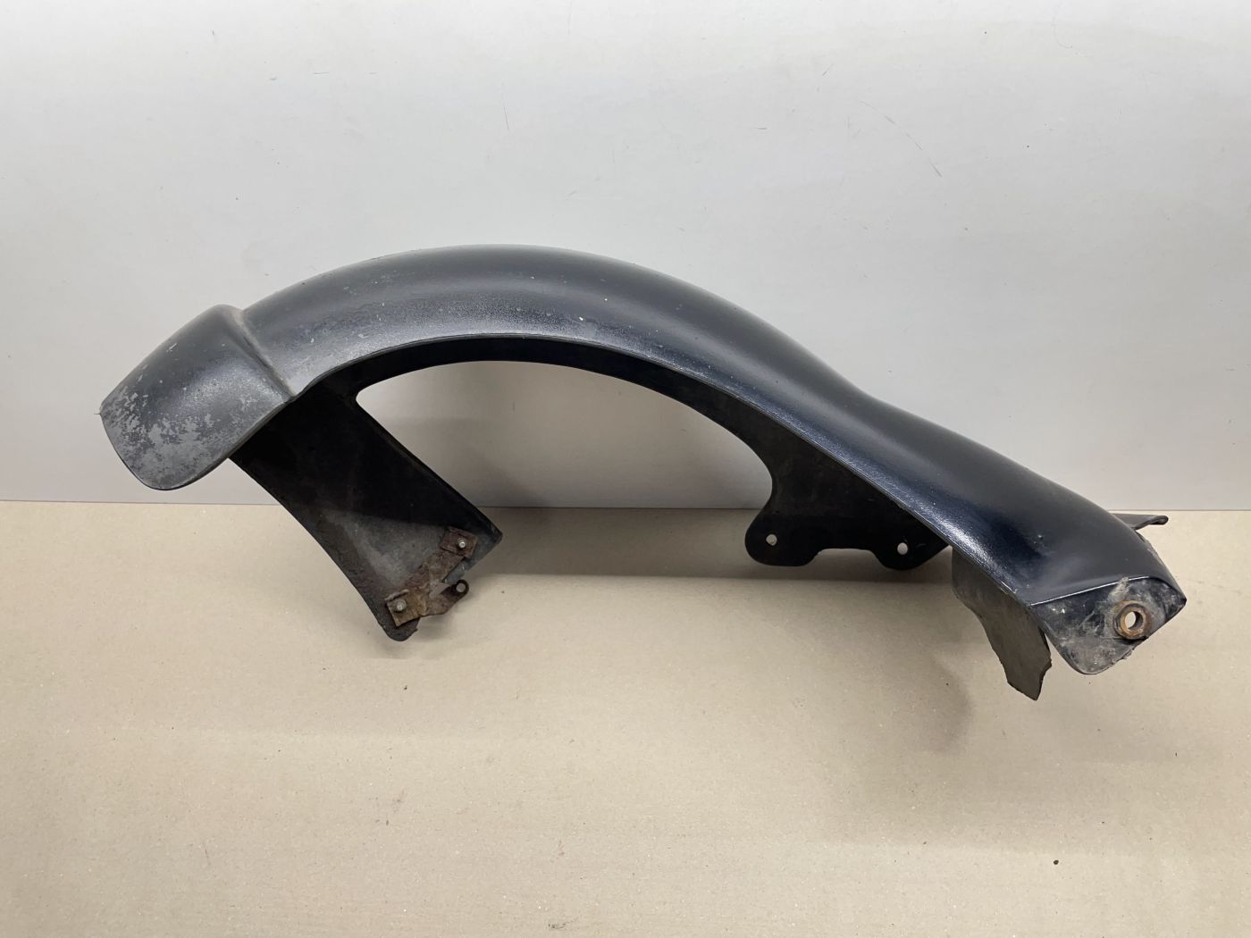Aprilia Gulliver 50 - Spritzschutz hinten Hinterrad Abdeckung fairing (102-10)