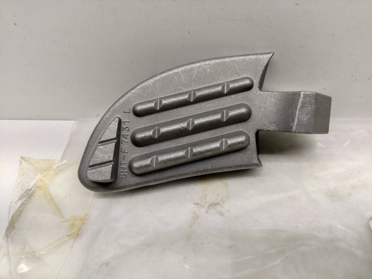 Yamaha Maxster XQ 125 150  - original Fußraste Fussraste links NEU! (38-2)