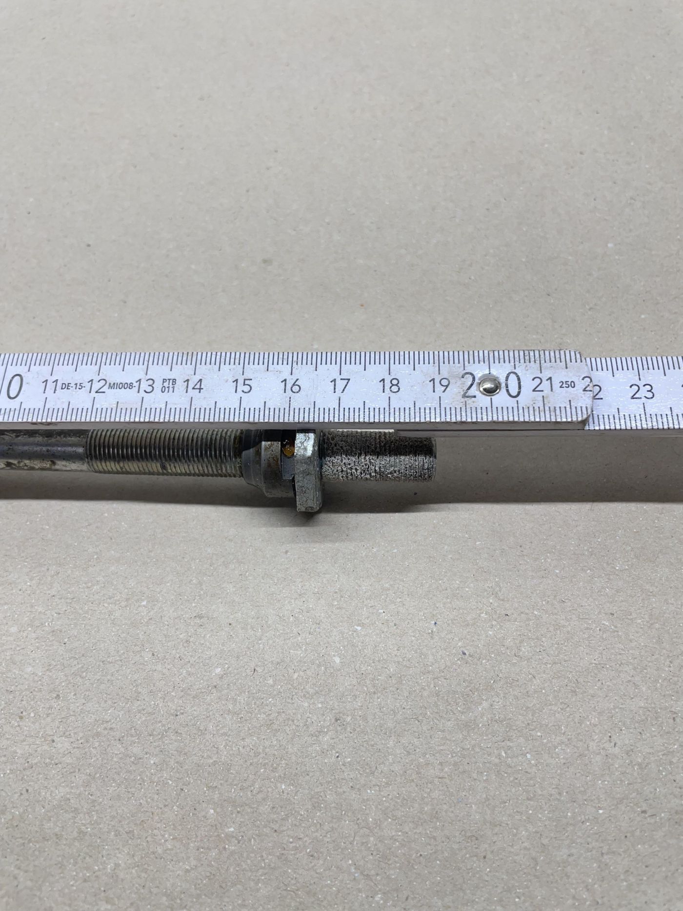 Kynast Mofa ? Hinterradachse 190mm NOS Mutter Konus Europa KML   (39-48R)
