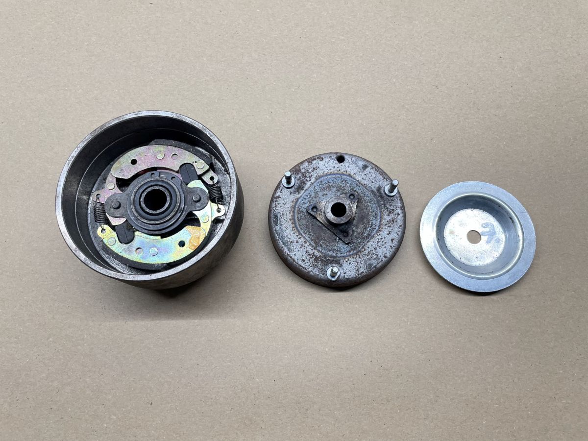 Piaggio Ciao Si Bravo Mofa - Kupplung Glocke Grundplatte Schleuderbacken NEU (W7)