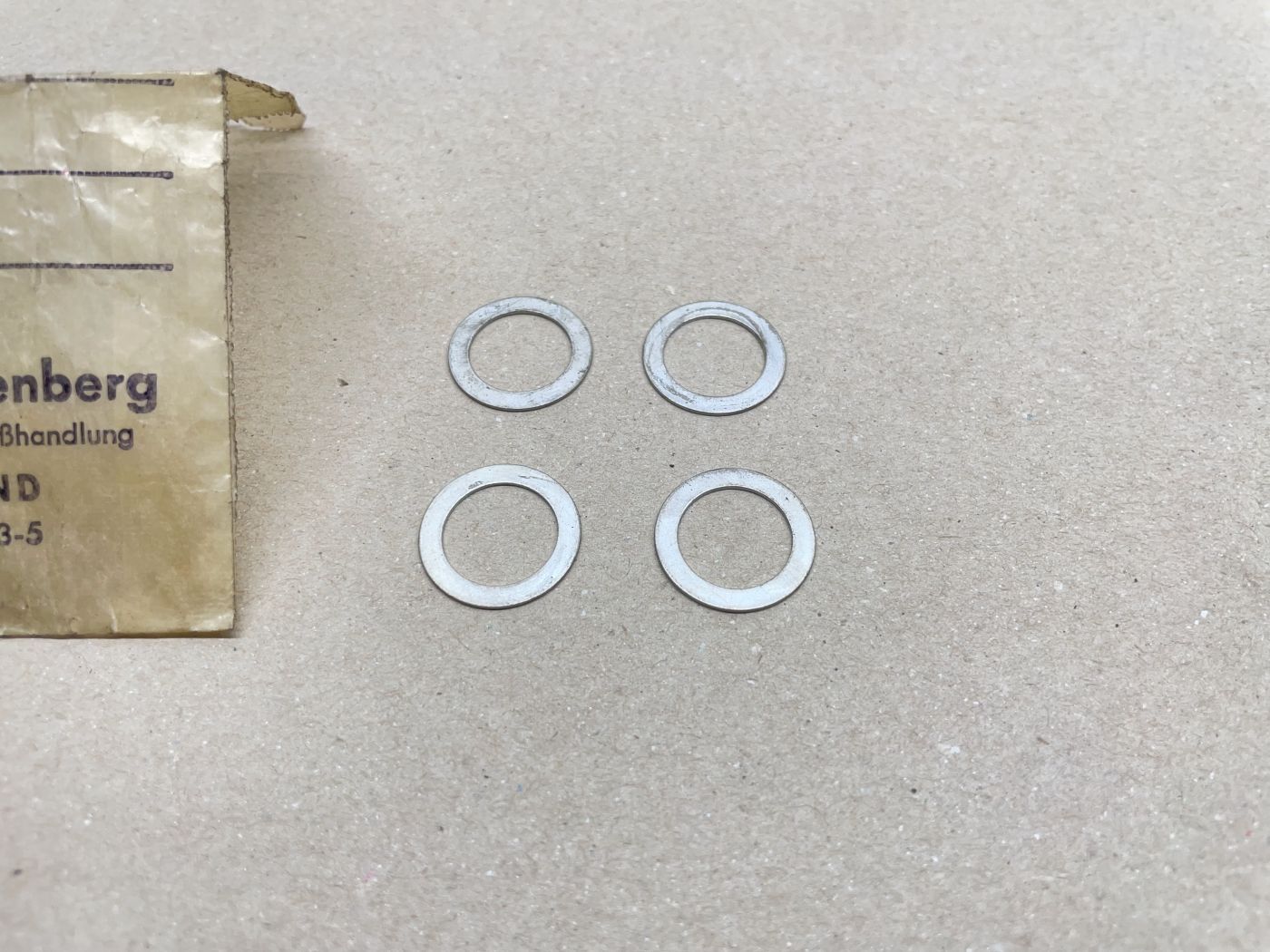 Sachs 50/2 50/3 Motor 4x Ausgleichsscheibe 18,5 x 13 x 0,6 NOS Passscheibe (39-70R)